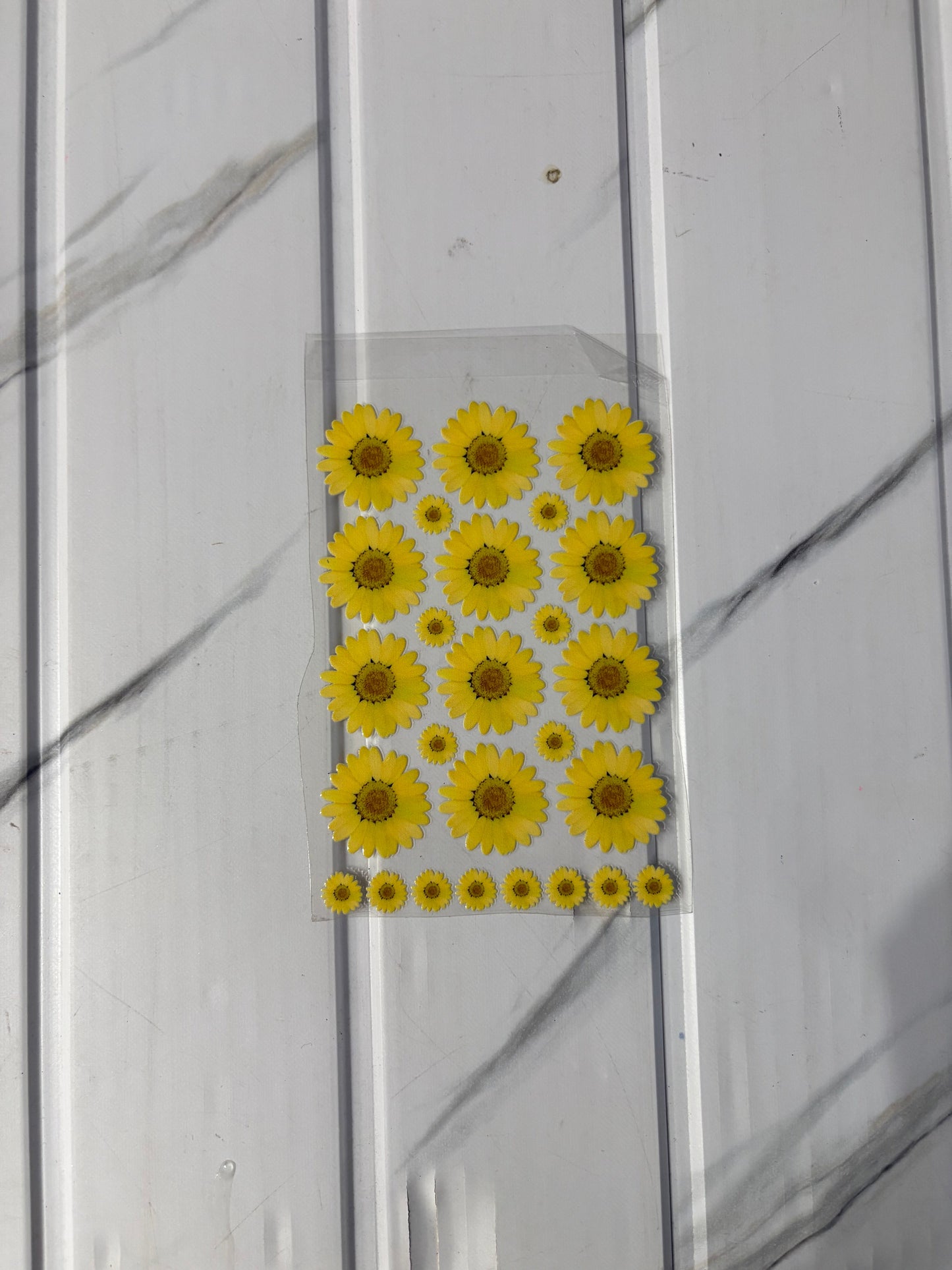 Yellow Daisy - Peel Of Sticker